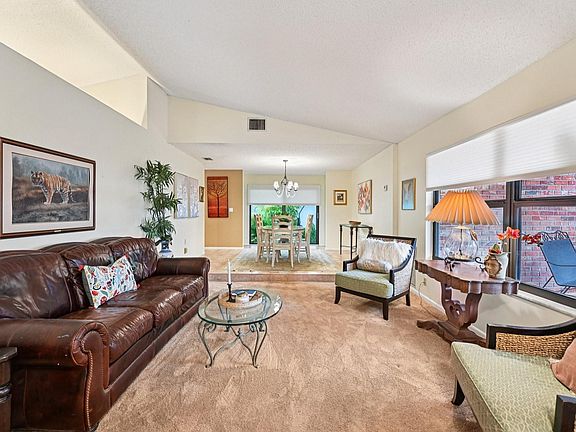 3rd image of 10875 NW 17th Manor