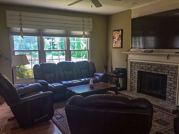 4th image of 19023 Blue Spruce Dr