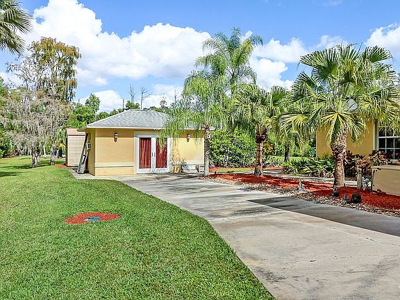 4th image of 6911 Livingston Woods Ln