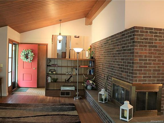 2nd image of 85 Sherwood Ln