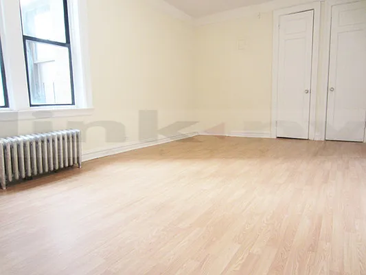 Rented by Link NY Realty | media 9