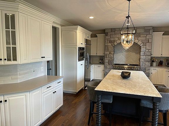 5th image of 15714 Merion Ct