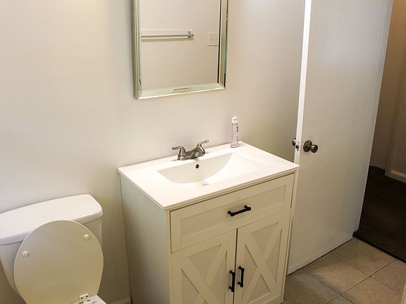 3rd image of 1540 Rosewood Cir