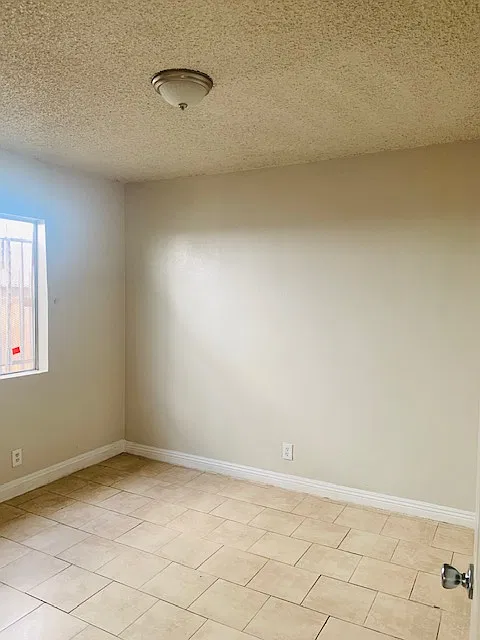 2 bed, 810 sqft, $2,200 — Photo 2