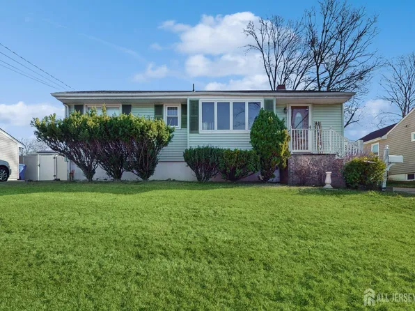 162 Rutherford Ave, Woodbridge, NJ 07095