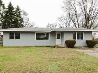 1009 Hayden Dr, McHenry, IL 60051
