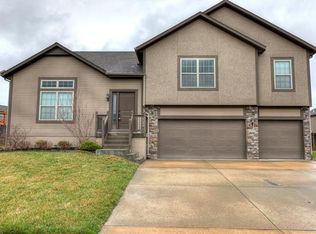 7905 N Walrond Ave, Kansas City, MO 64119