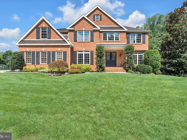 7 Tucker Ct, Laurel Springs, NJ 08021