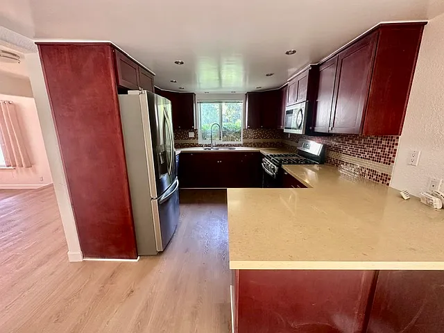 983 Modjeska Cir — Photo 5