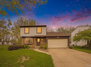 2927 Corinthia Dr, Rochester Hills, MI