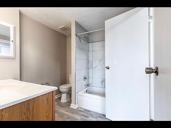 5th image of 339 Bexley Ct