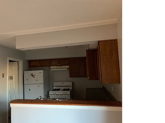 3rd image of 4180 186th St