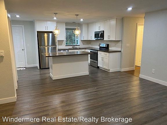 3rd image of 5510 105th St NE