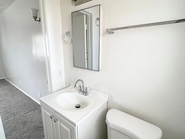 920 N Avalon Pl — Photo 9