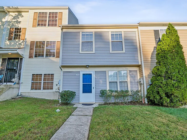 4206 Drake Ct — Photo 1