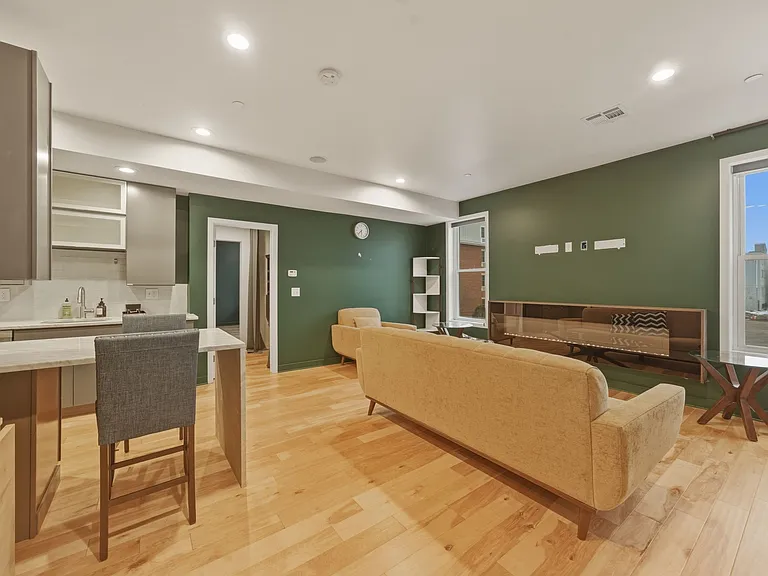 186 Paris St #1 — Photo 10