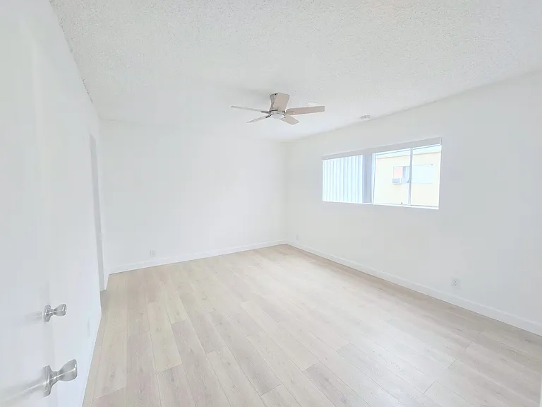 8750 Topanga Canyon Blvd #6 — Photo 16