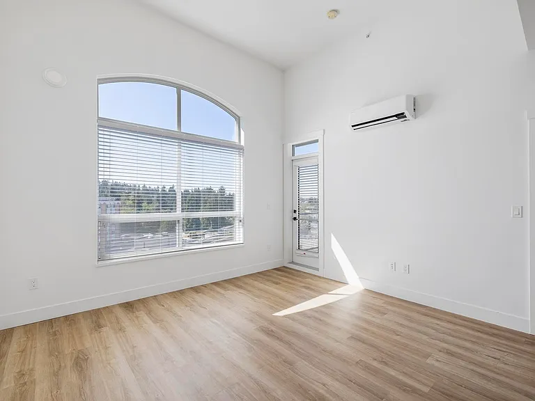 2180 Kelly Ave #1613 — Photo 6