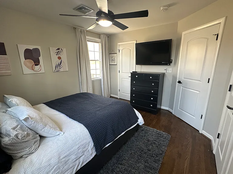 6504 Upton Ln — Photo 4