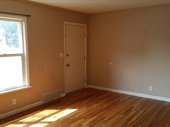 2nd image of 745 10th St