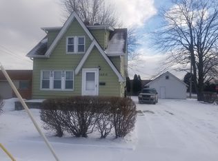 16212 Superior St, Roseville, MI 48066