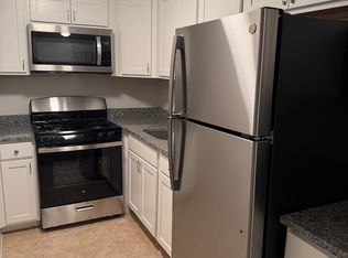 10 Karen Cir APT 4, Billerica, MA 01821
