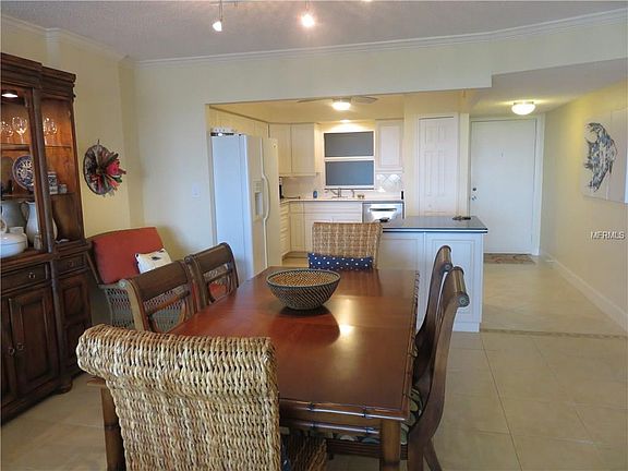3rd image of 700 Beach Dr NE