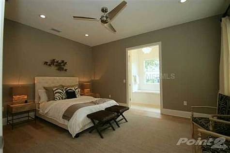 2nd image of 301 Columbia Dr
