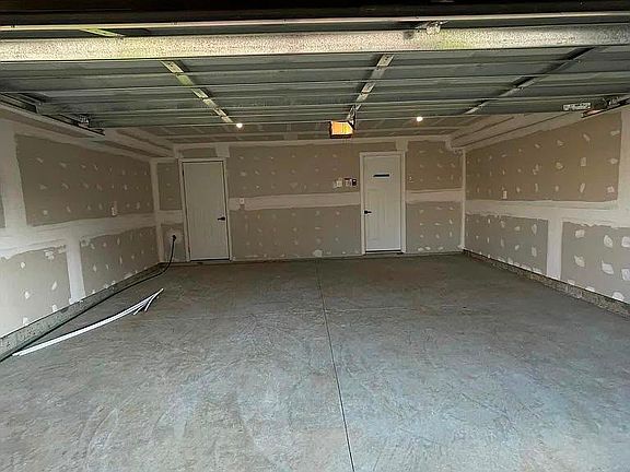 5th image of 8666 Shady Pines Dr #2