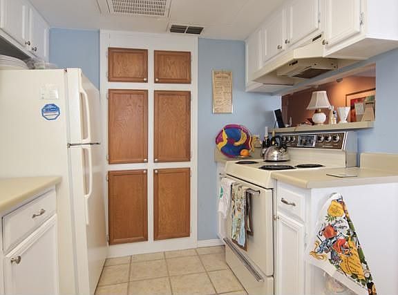 5th image of 6362 Bordeaux Ave #6362