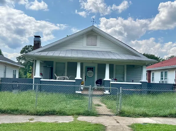 1009 Atlanta Ave, Sheffield, AL 35660