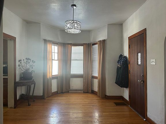 4th image of 747 1st Ave