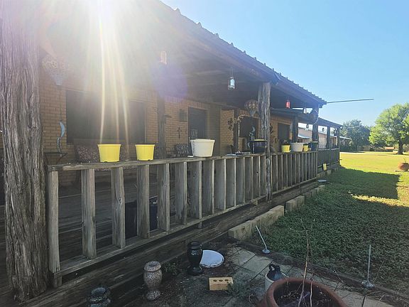 3rd image of 106 Post Oak Drive