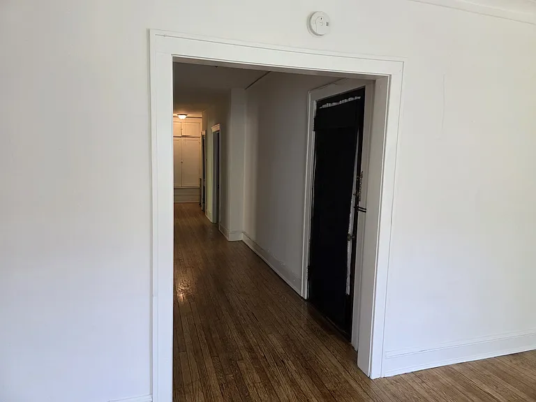 2528 N Maryland Ave #2 — Photo 8