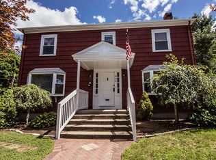 942 Mendon Rd, Woonsocket, RI 02895