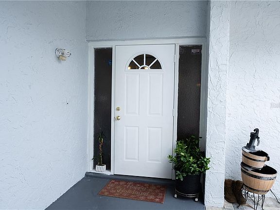 4th image of 10303 Rosemount Dr