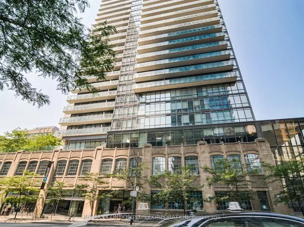 832 Bay St #406, Toronto, ON M5S 1Z6