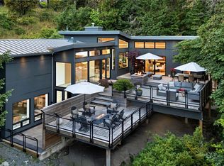 977 Grandview St, North Cowichan, BC V9L5Y7