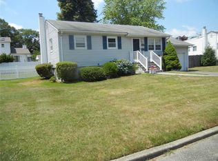 647 Myrtle Ave, West Islip, NY 11795