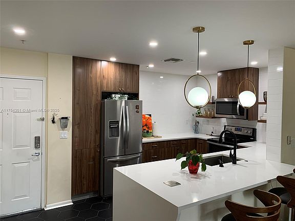 3rd image of 520 SE 5th Ave APT 3103