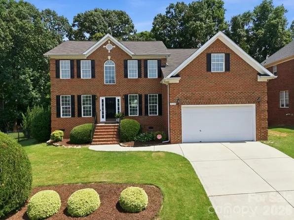 9329 Uxbridge Ln, Huntersville, NC 28078