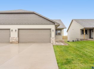 5503 E Brennan Dr, Sioux Falls, SD 57110