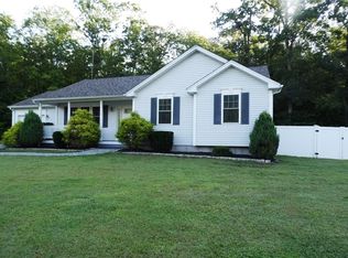 20 Hopkinton Hill Rd, Hope Valley, RI 02832