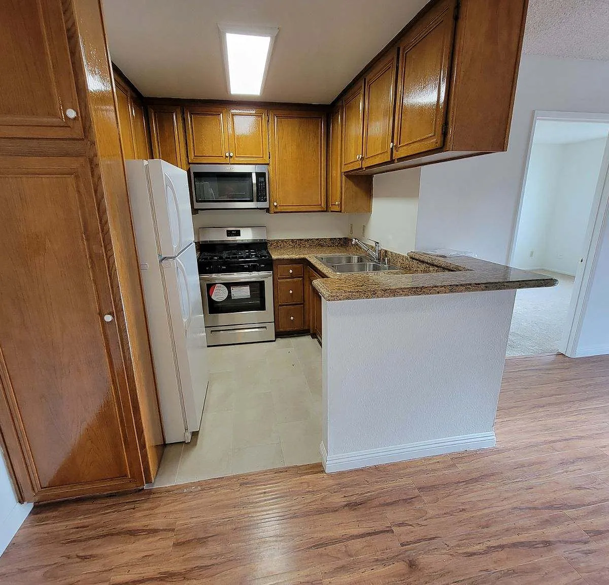 Reeves street luxury apartments — Photo 1