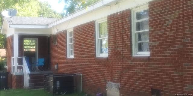 2nd image of 3463 Meredith Ave