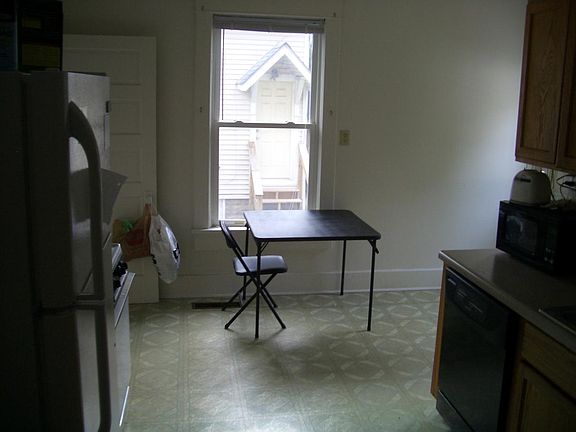 5th image of 317 Sylvia St