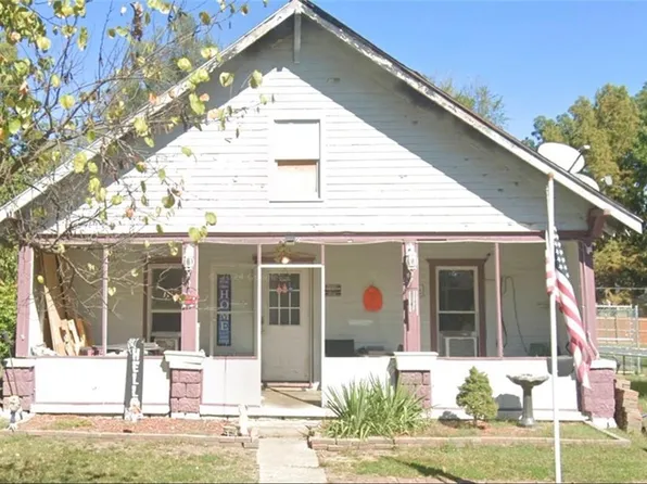 206 W 3rd St, Creighton, MO 64739