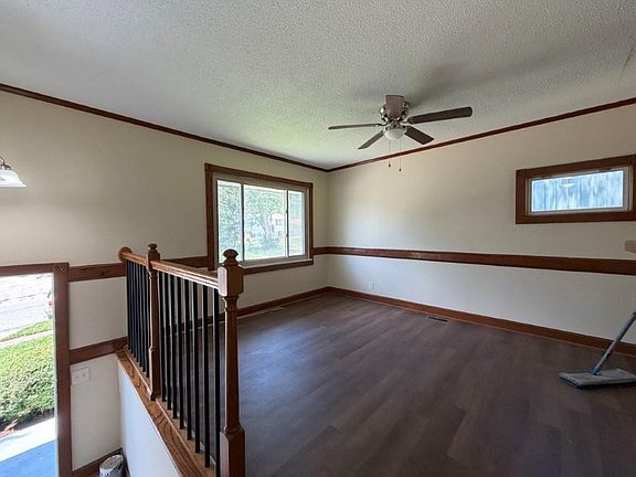 4th image of 1519 N Geronimo Dr