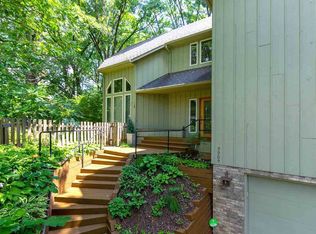 2209 Forest Rd, Davenport, IA 52803