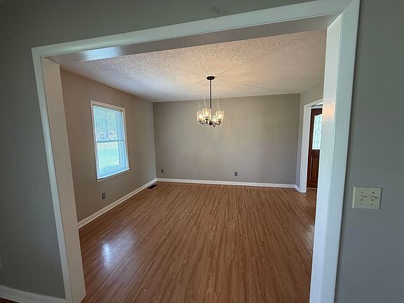 5th image of 129 Williams Ave